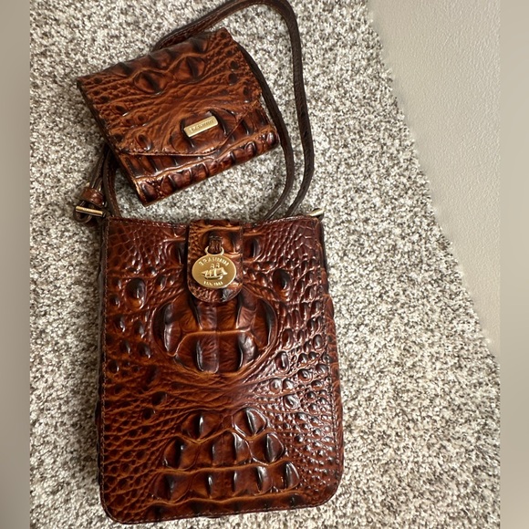 Brahmin Croc Embossed Crossbody Bag and Wallet - Picture 2 of 9